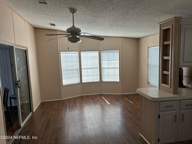 Building Photo - 4825-4A1A A1A S