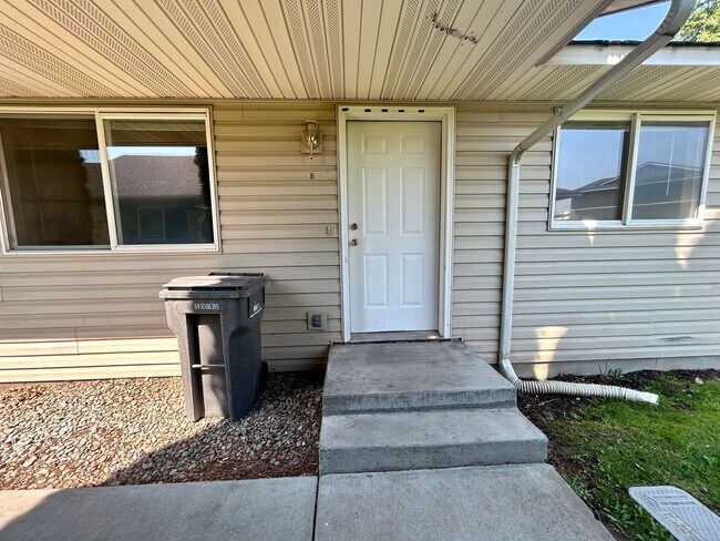 Building Photo - 1009 E 19th Ave