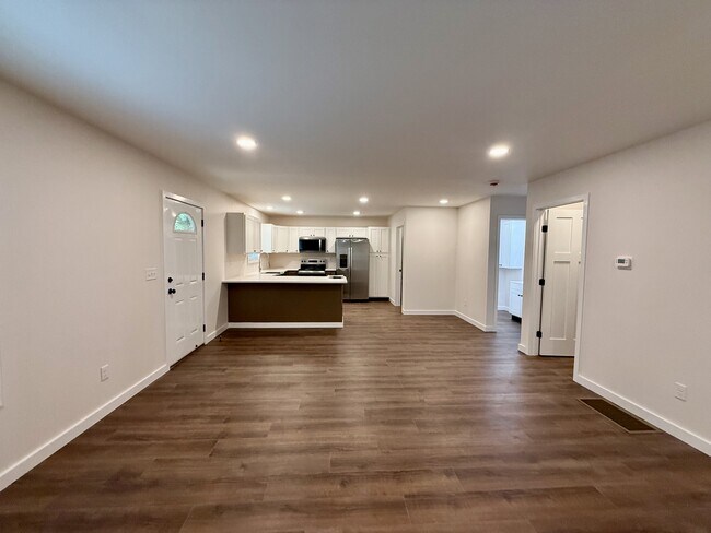 Foto del edificio - 137 Luke Martin Ln