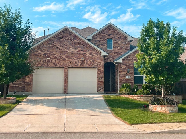 Building Photo - 9739 Innes Pl