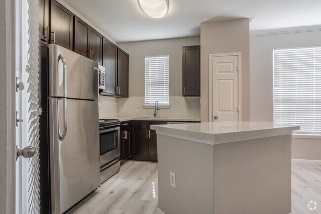 2BR, 2BA - 1150SF - Cocina - Estates at Fountain Lake