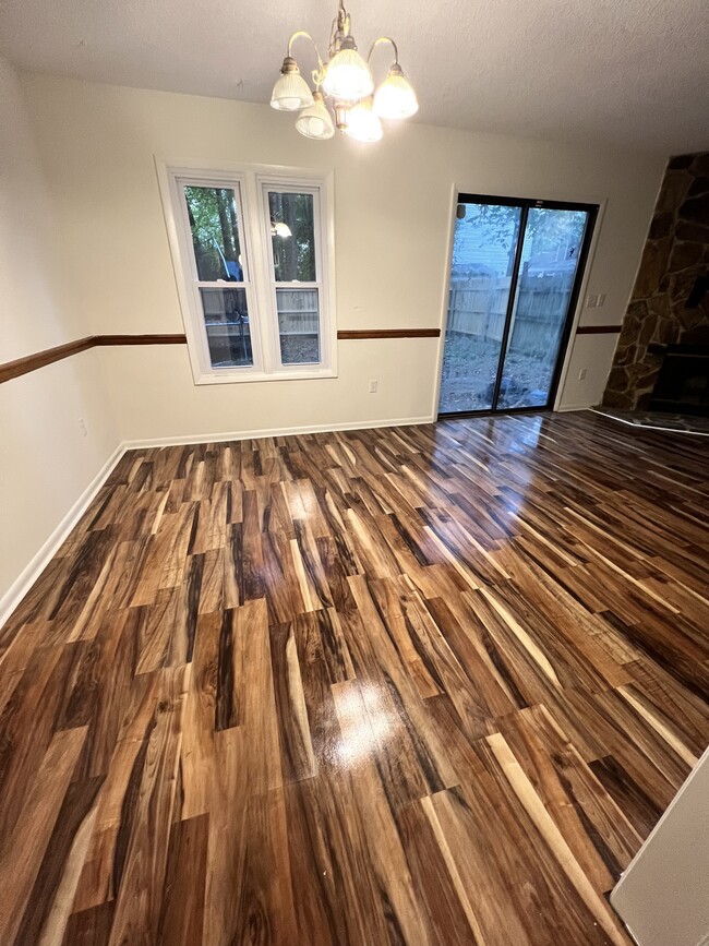 Foto del edificio - Rent to Own!! 3Beds / 2.5Baths. 1,276 sft....