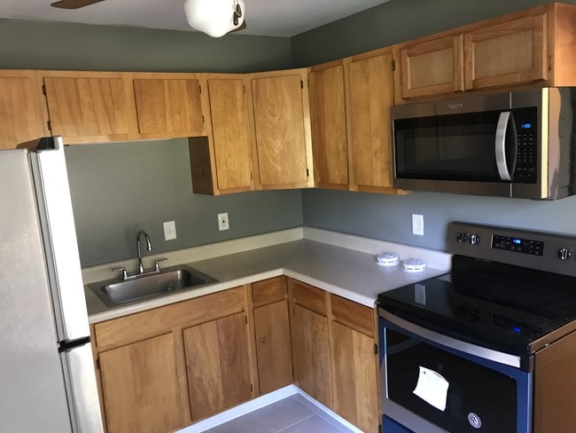 Kitchen and New Appliances - 8298 Lock Ln
