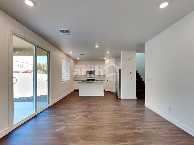Building Photo - 6631 S 42nd Drive