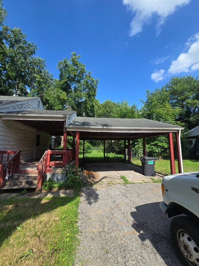 Building Photo - 1312 N 51st St