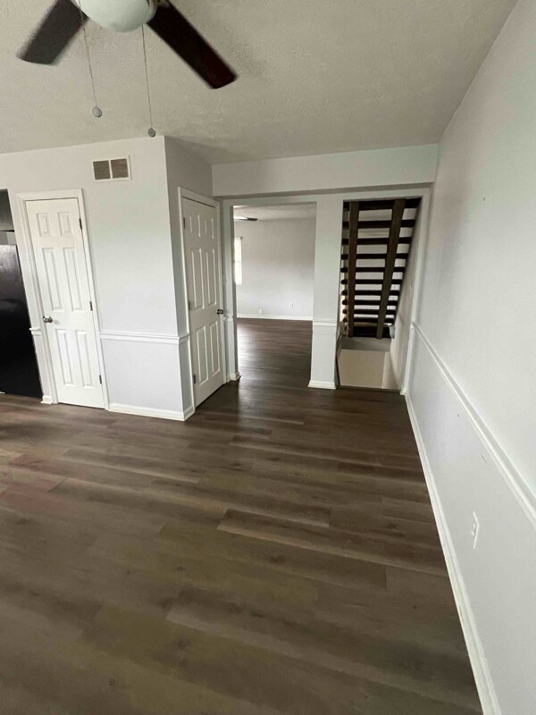 Building Photo - 1044 Idylwild Dr