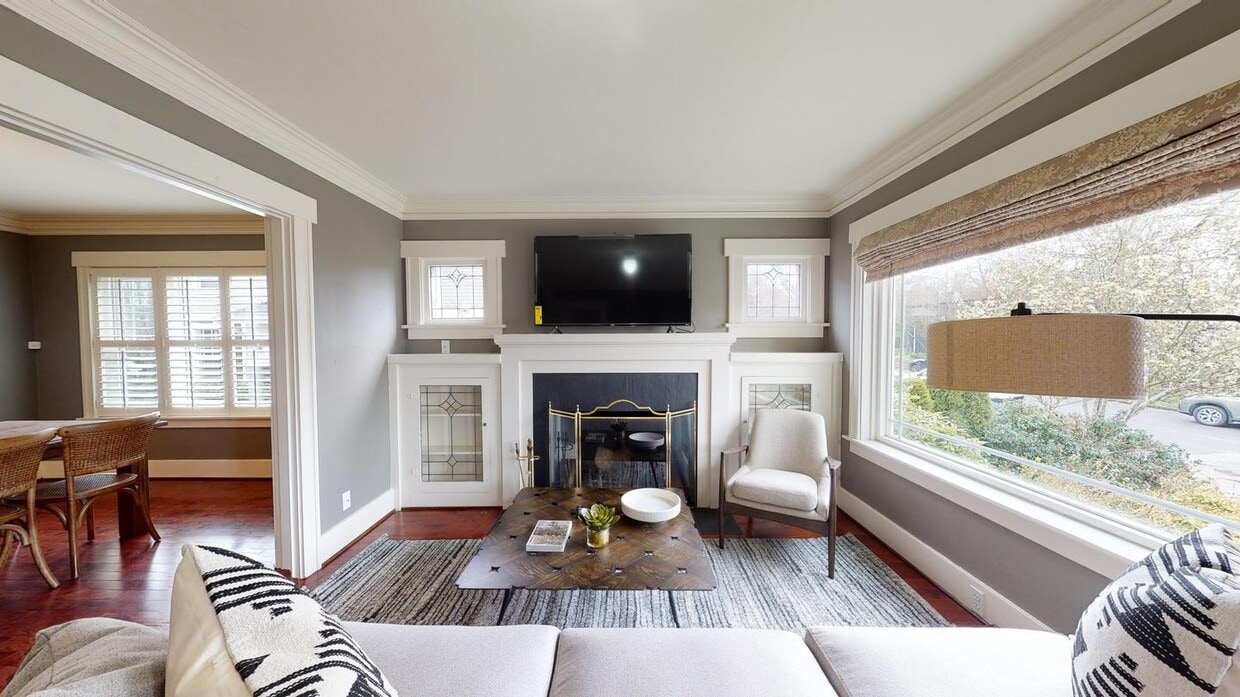 Room in 6 Bedroom Home at 812 W Bothwell St House Rental in Seattle