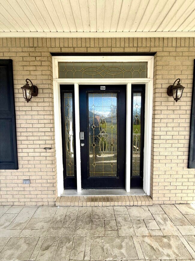 Foto del edificio - 98 Melrose Dr