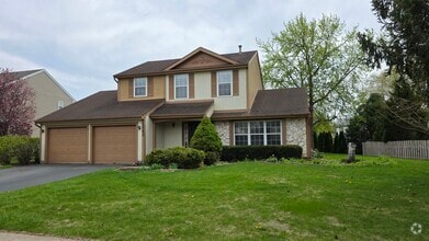 Building Photo - 2343 Glenmoor Dr
