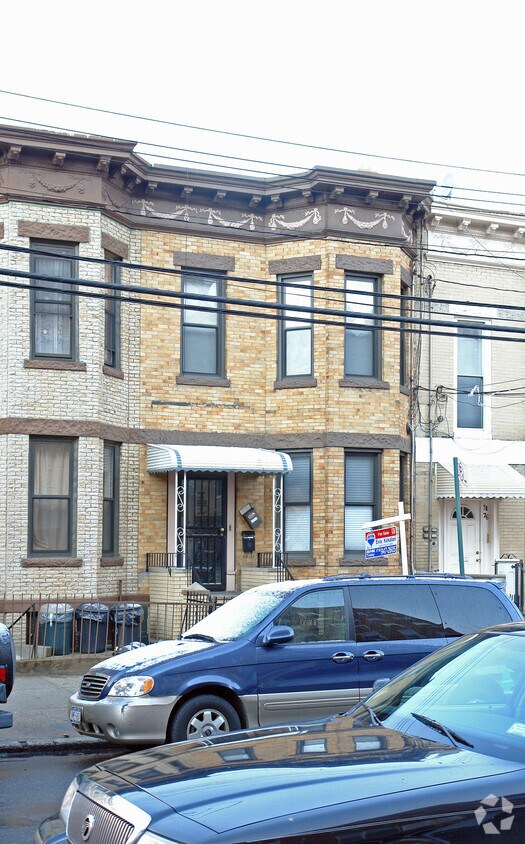 Foto del edificio - 31-78 Crescent St