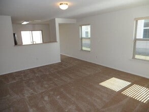 Building Photo - 2201 Sims Dr