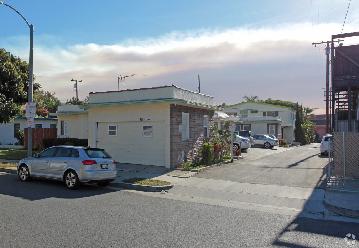 Building Photo - 818 Cedar St