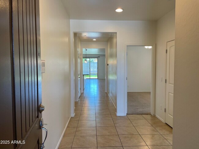 Foto del edificio - 21257 W Berkeley Rd