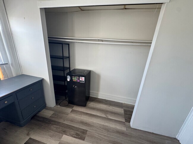 Foto del edificio - 46 Montgomery Ave