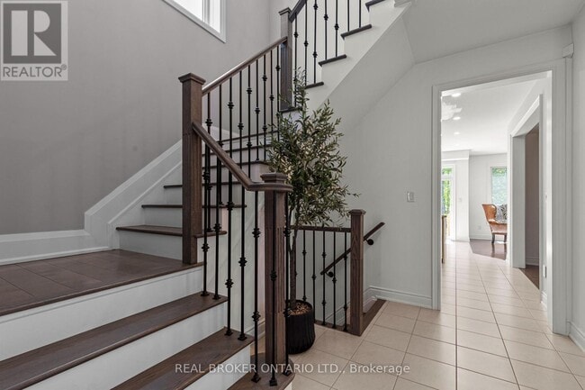 Building Photo - 3047 Stone Ridge Blvd