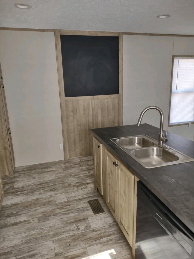 Building Photo - 6875 Catchall Rd