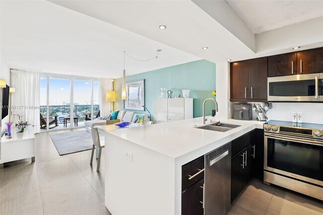 Foto del edificio - 1900 Sunset Harbour Dr
