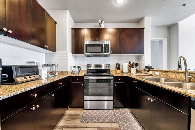 Building Photo - Welcome to Unit #1117 at One Las Vegas, a Highly Desirable high-rise community on the south end o...
