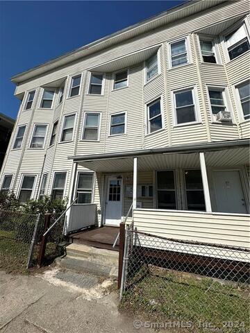 Primary Photo - 68 Grove St
