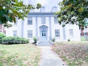 Building Photo - 128 Stonewall St