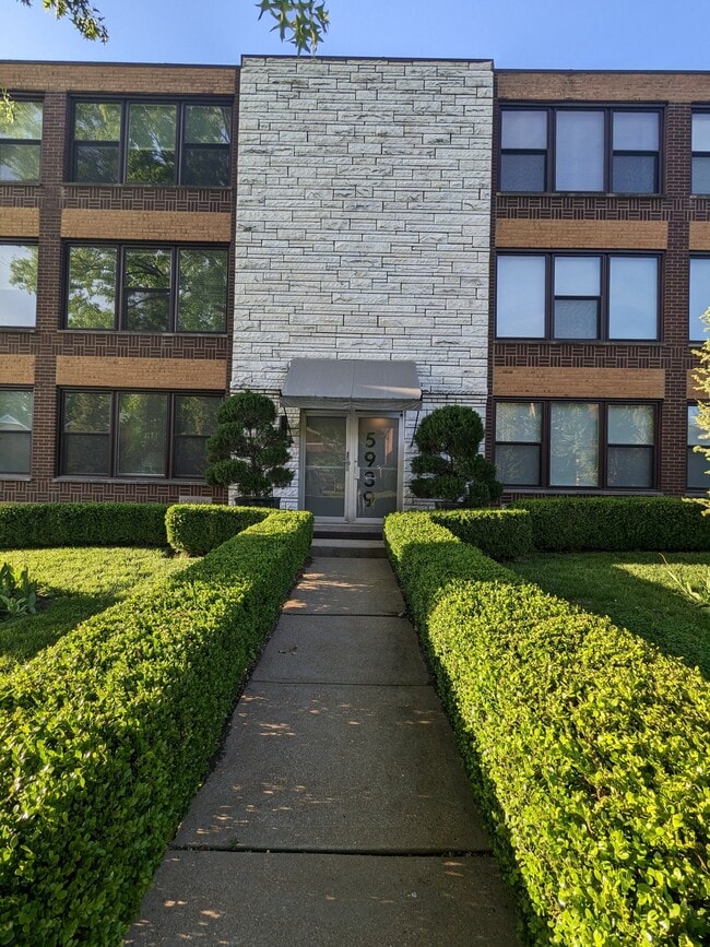 Building Photo - 5939 Nagel Ave