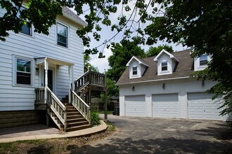 Building Photo - 212 W Russell St