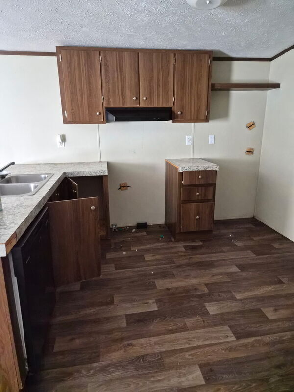 Foto del edificio - 185 Lakeside Ln