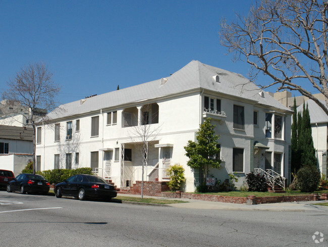 Building Photo - 157-167 S Canon Dr