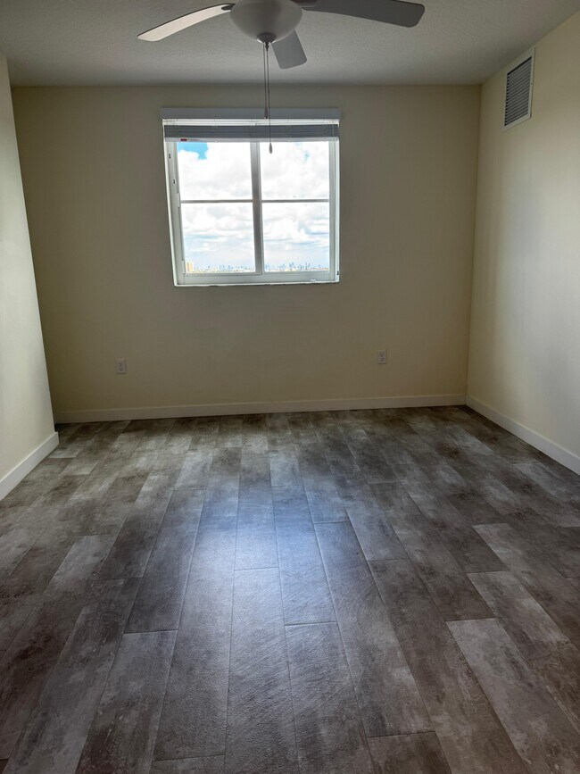 Foto del edificio - 11330 SW 3rd St