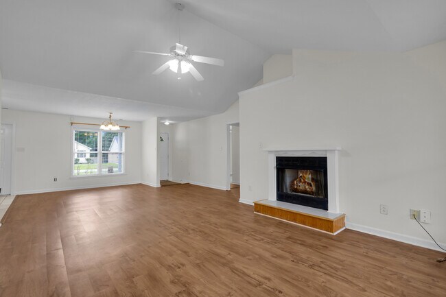 Foto del edificio - 108 Luke Ct