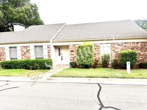 Building Photo - 3206 Creekwood Cir