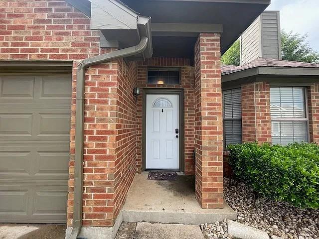 Building Photo - 2062 Bronco Ln