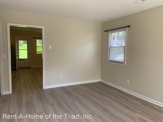 Foto del edificio - 3 br, 1.5 bath House - 2004 Bracyridge Road
