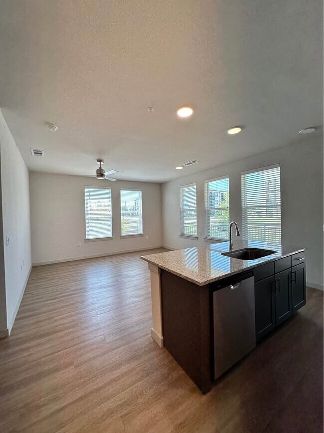 Foto del edificio - 3751 N Central Expy