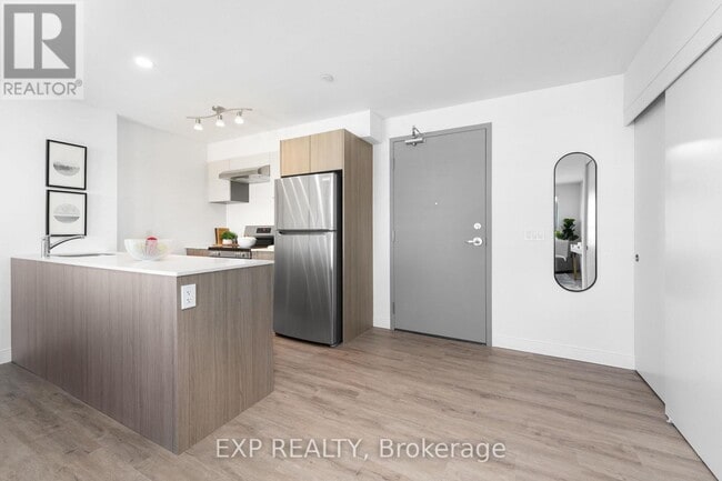 Building Photo - 100 Manett Crescent