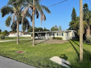 Building Photo - 2118 Lake Christie Dr