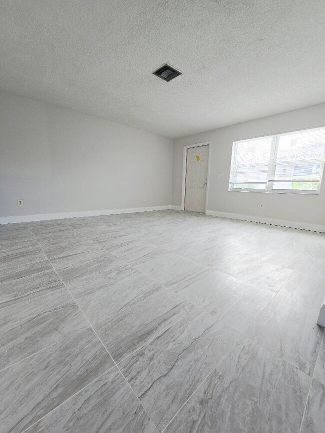 Building Photo - 4760 Lehto Ln