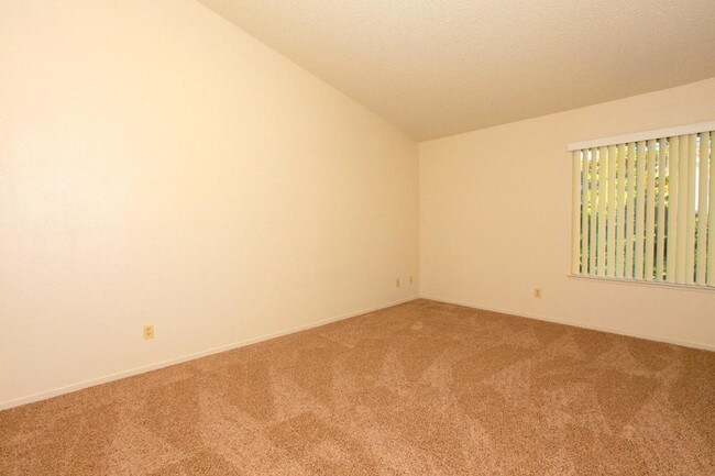 Foto del edificio - Bear Creek Park & Creekside Apartments