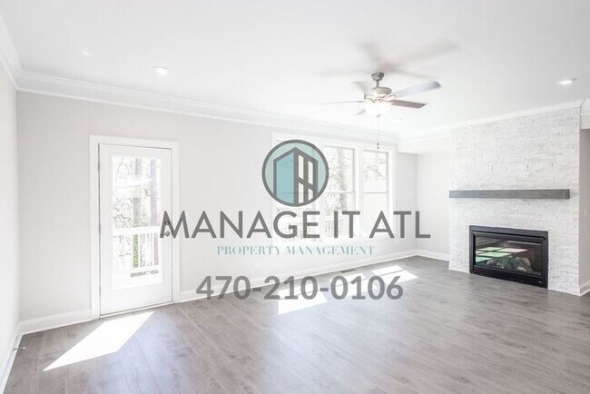 Building Photo - Fantastic 4 Bedroom Townhome in Chamblee! ...