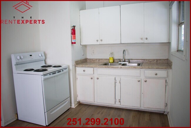 Building Photo - 2472 Morningside Dr