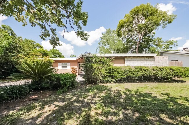 Building Photo - 1790 Viburnum Ln