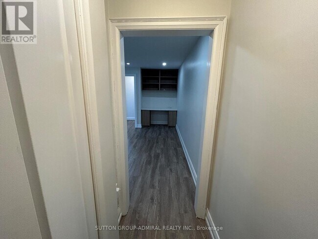 Photo du bâtiment - 448 Spadina Rd