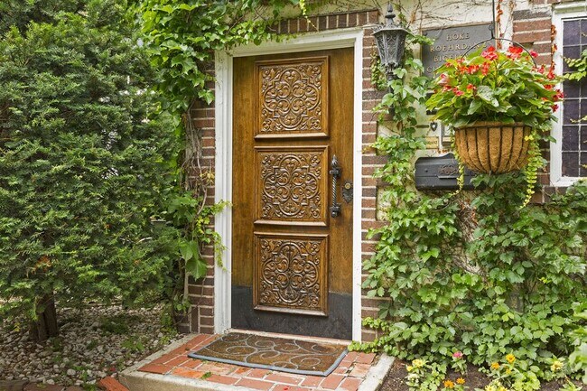 Foto del edificio - 212 Ridgewood Ave