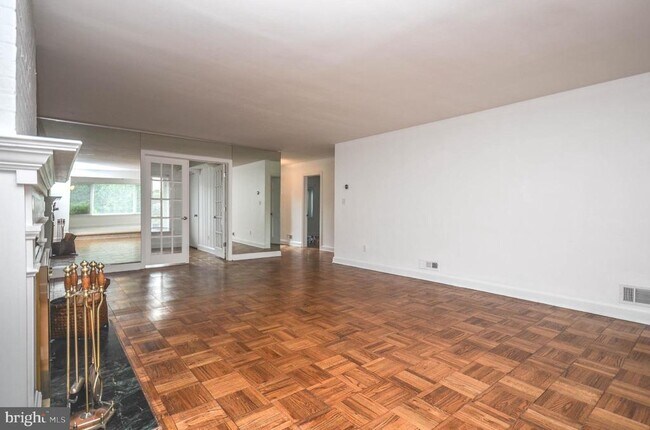 Foto del edificio - 3313 W Coquelin Terrace