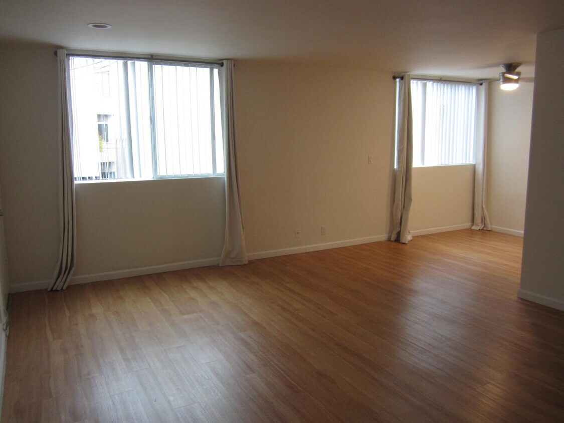 Primary Photo - 1816 Fairburn Ave