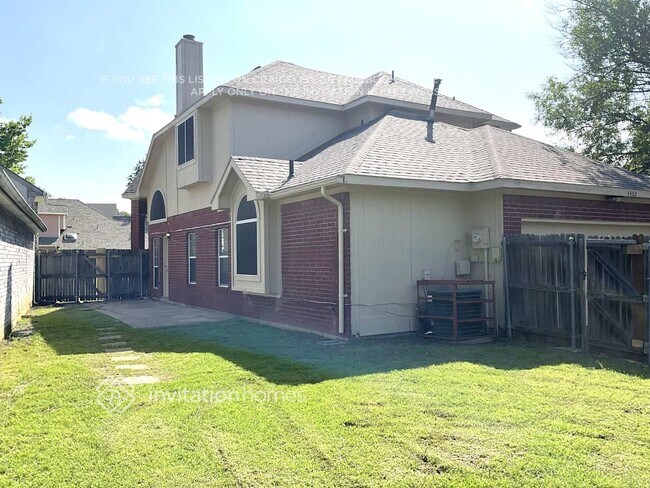 Foto del edificio - 4402 Laredo Dr