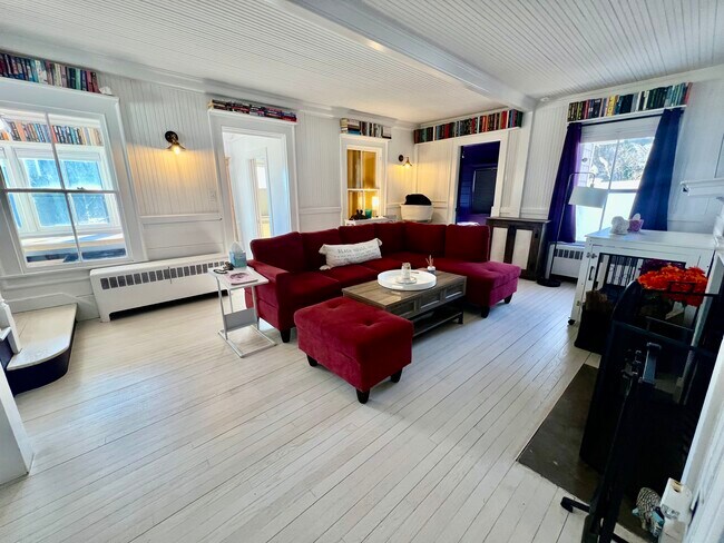 Foto del edificio - 624 Vineyard Point Rd