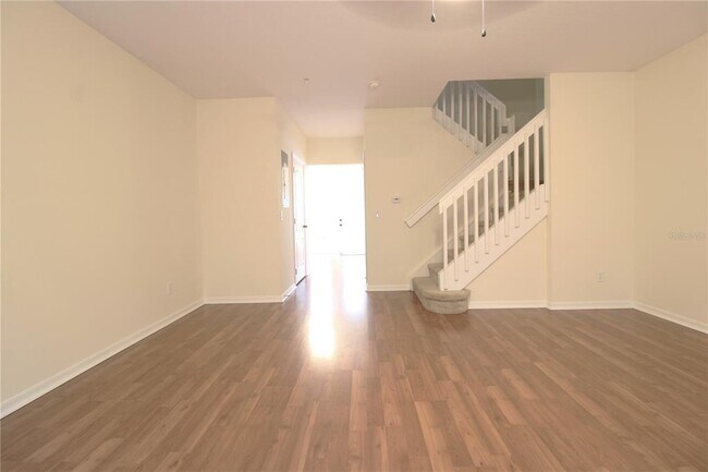 Foto del edificio - 142 Deepcove Rd