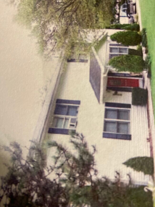 Foto del edificio - 322 Valley Rd