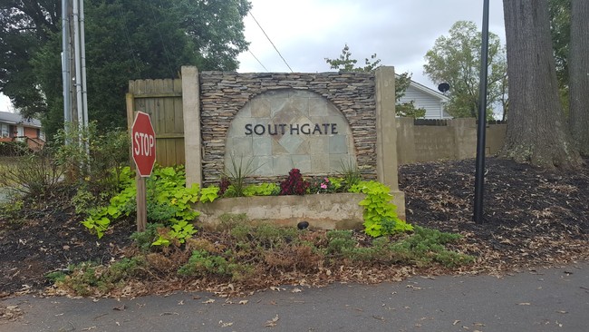 Entrada por Southgate - 129 Southgate Ln